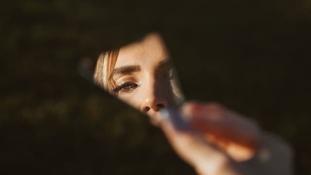 Shard of mirror for self-reflection